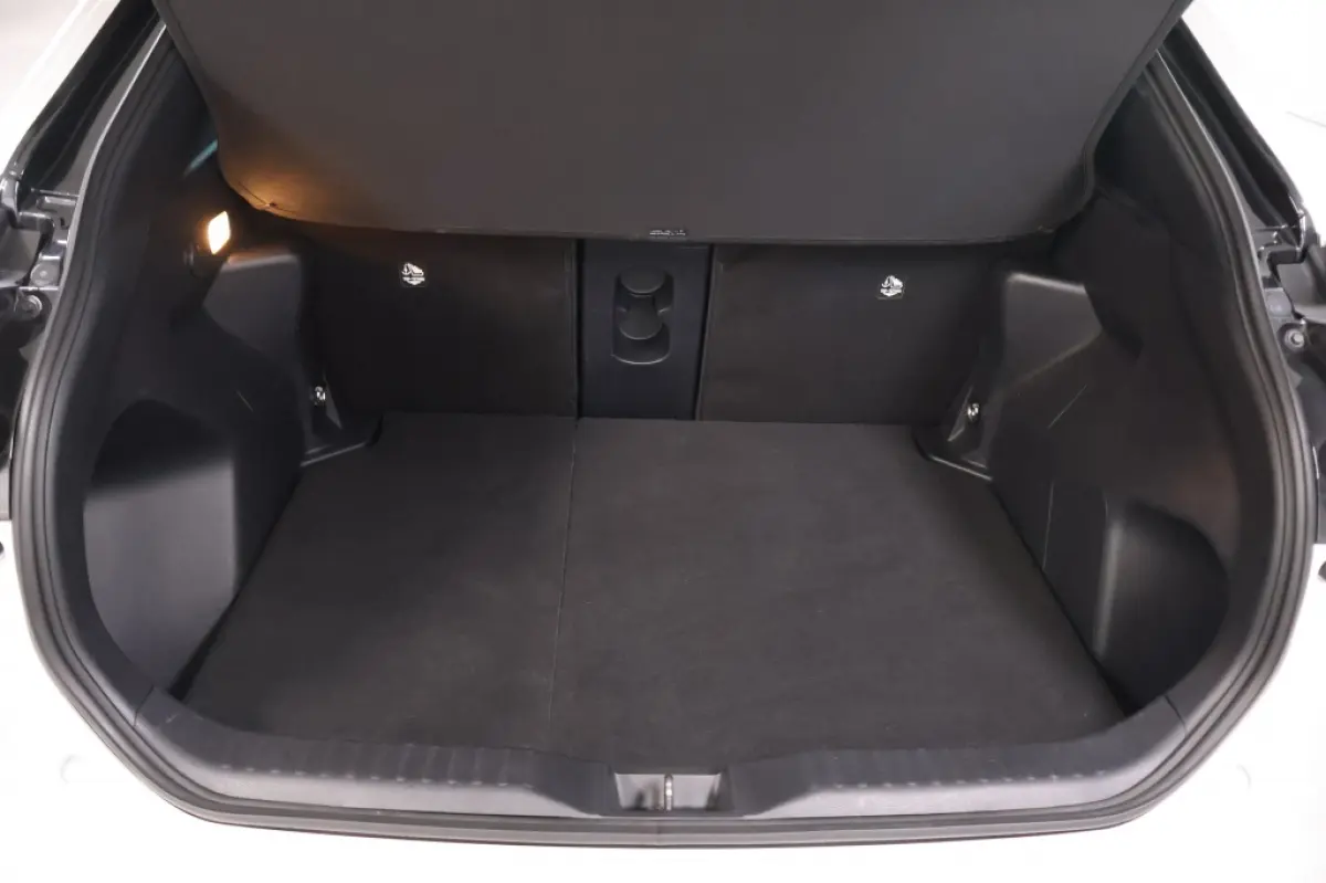 1.5 Hybrid GR Sport | Two-Tone | HUD