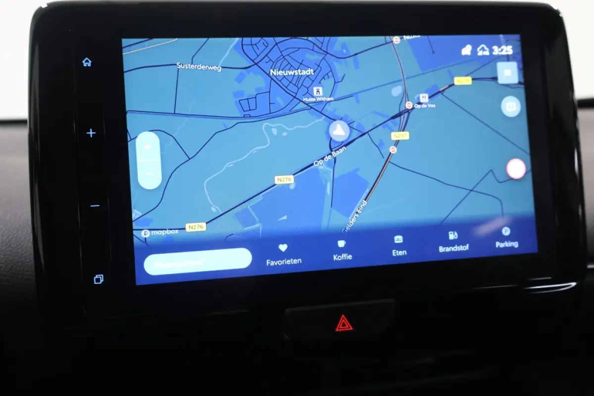 1.5 Hybrid GR Sport | Two-Tone | HUD