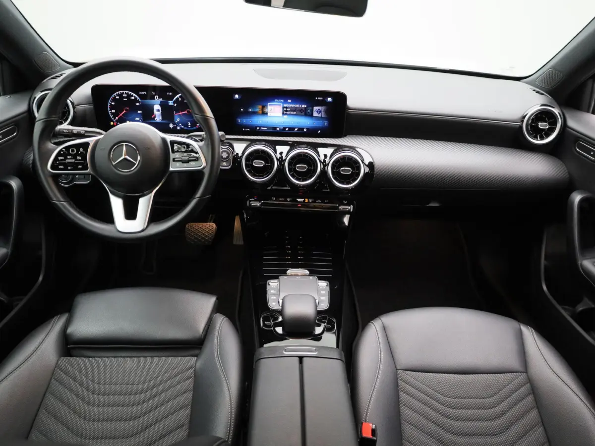 180 Business Solution | Climate Control | Achteruitrijcamera | Stoelverwarming | Parkeersensoren |