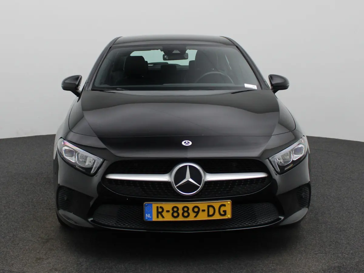 180 Business Solution | Climate Control | Achteruitrijcamera | Stoelverwarming | Parkeersensoren |