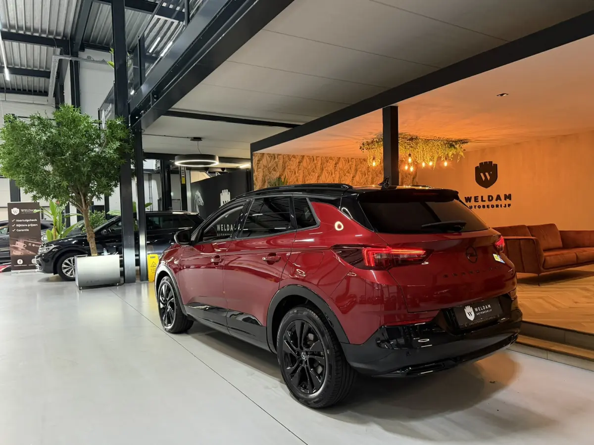 1.6 Turbo Plug-In Hybrid GS Line 224PK Bi-Color|ACC Autopilot|360°|Stoel+Stuurverwarming|Dodehoek|LED|Navi|Rijklaar