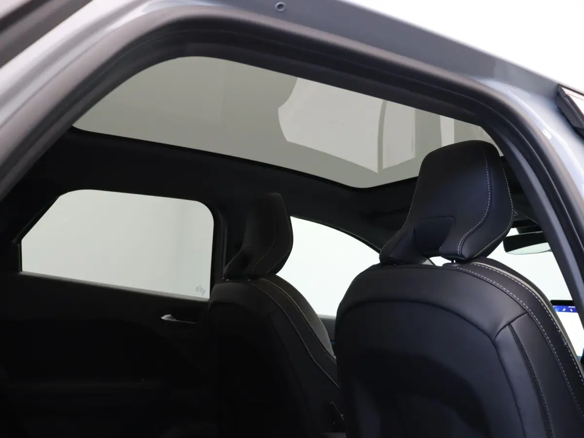 E-Tech full hybrid 160pk iconic | Achteruitrijcamera | Stuur- en Stoelverwarming | Voorruit Verwarming | Harman Kardon |