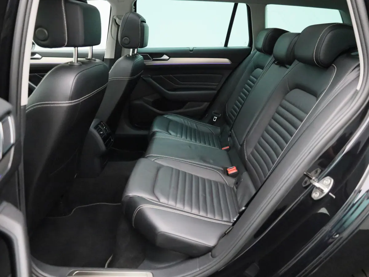 1.4 TSI PHEV GTE Business | Apple Carplay / Android Auto | Panoramadak | Elektrische Stoelen | Head-up Display | Achteruitrijcamera | Stoelverwarming | Parkeersensoren | Trekhaak |