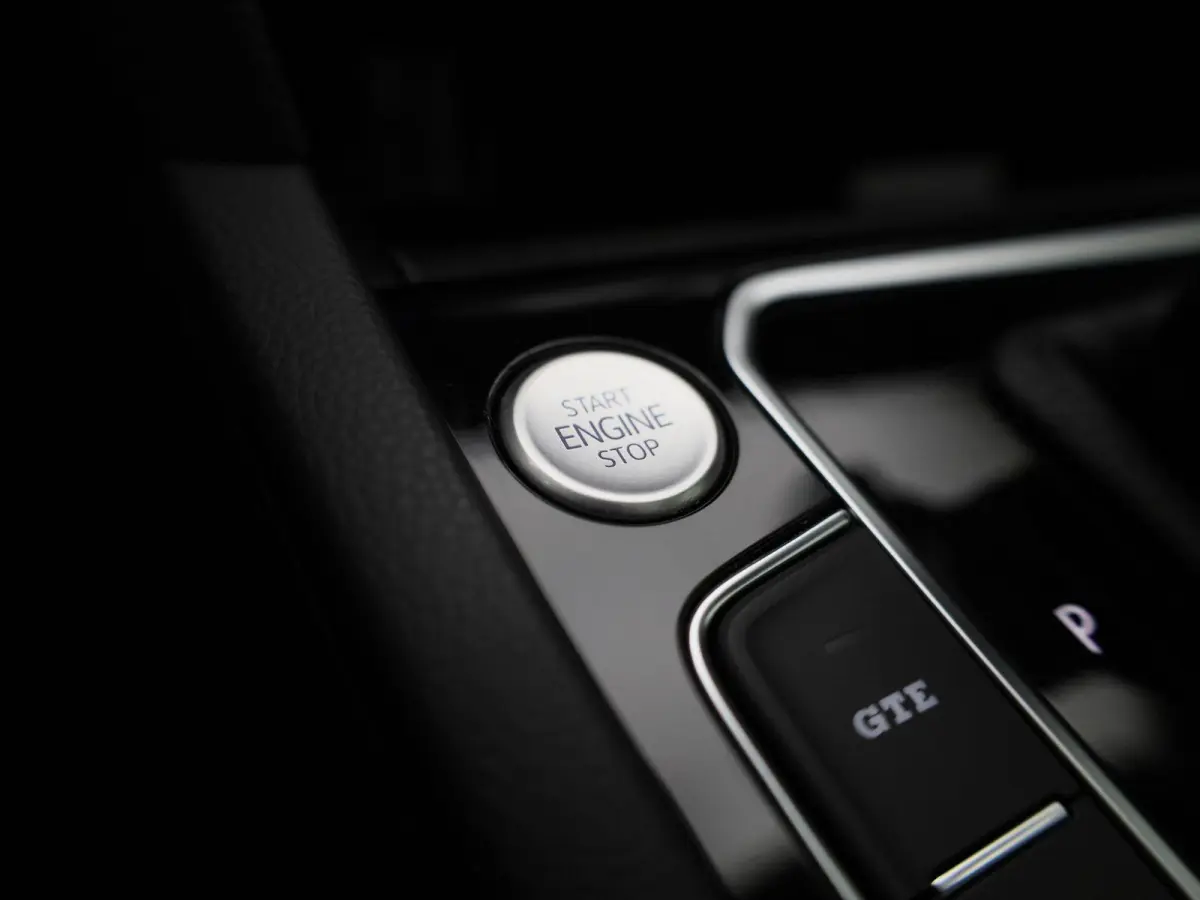 1.4 TSI PHEV GTE Business | Apple Carplay / Android Auto | Panoramadak | Elektrische Stoelen | Head-up Display | Achteruitrijcamera | Stoelverwarming | Parkeersensoren | Trekhaak |