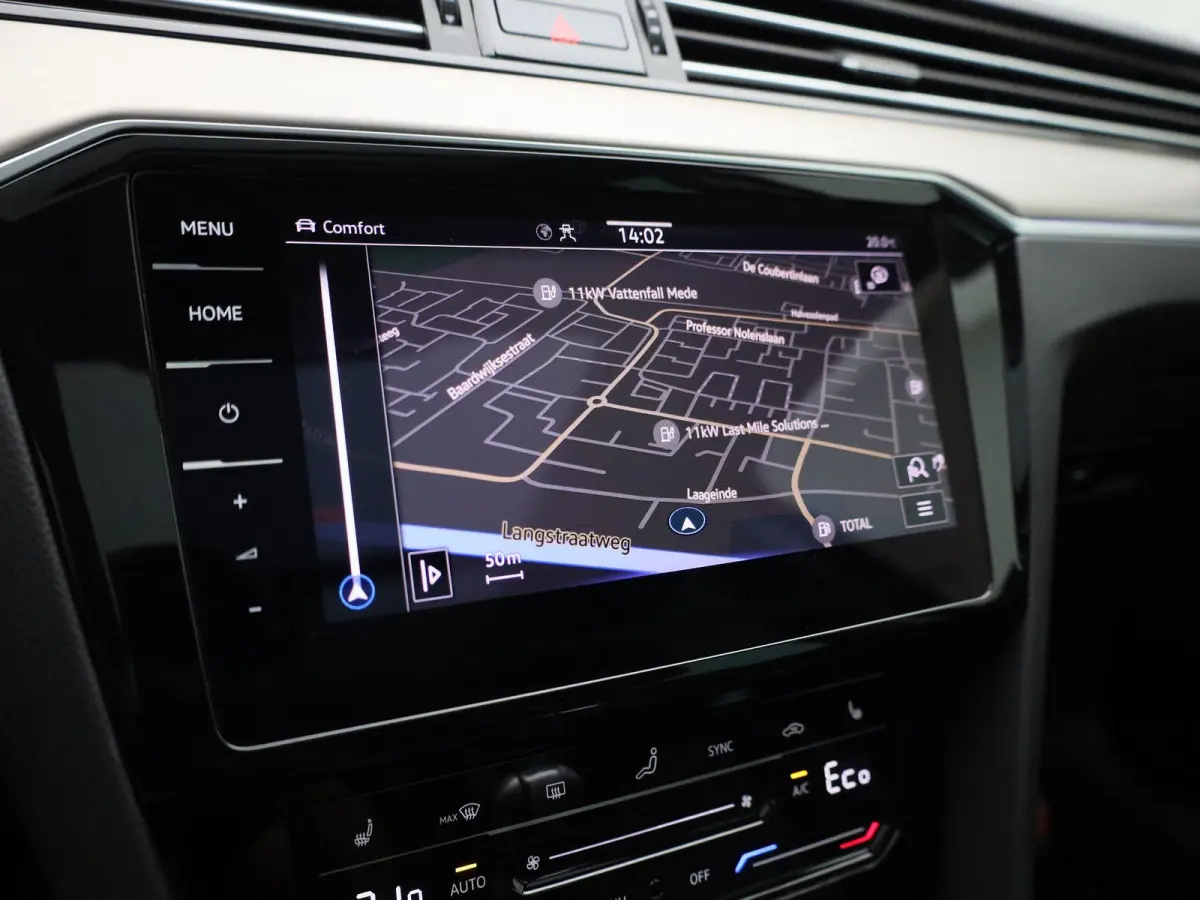 1.4 TSI PHEV GTE Business | Apple Carplay / Android Auto | Panoramadak | Elektrische Stoelen | Head-up Display | Achteruitrijcamera | Stoelverwarming | Parkeersensoren | Trekhaak |