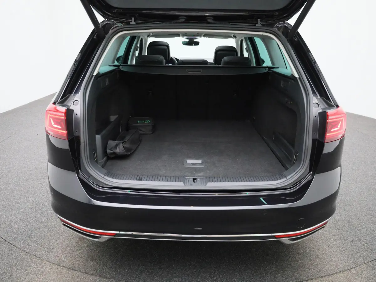 1.4 TSI PHEV GTE Business | Apple Carplay / Android Auto | Panoramadak | Elektrische Stoelen | Head-up Display | Achteruitrijcamera | Stoelverwarming | Parkeersensoren | Trekhaak |