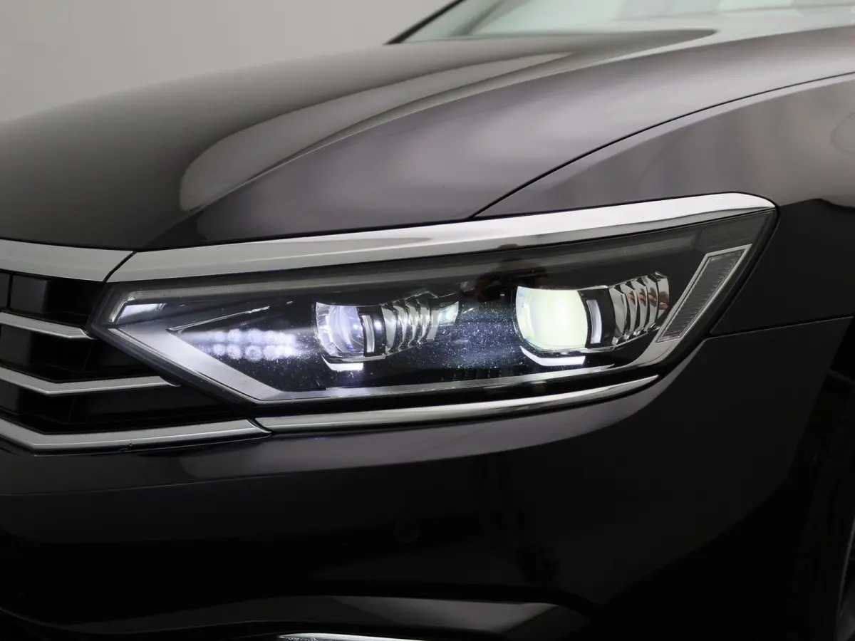 1.4 TSI PHEV GTE Business | Apple Carplay / Android Auto | Panoramadak | Elektrische Stoelen | Head-up Display | Achteruitrijcamera | Stoelverwarming | Parkeersensoren | Trekhaak |