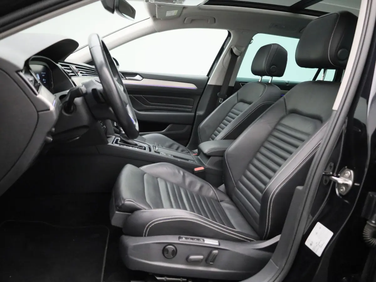 1.4 TSI PHEV GTE Business | Apple Carplay / Android Auto | Panoramadak | Elektrische Stoelen | Head-up Display | Achteruitrijcamera | Stoelverwarming | Parkeersensoren | Trekhaak |