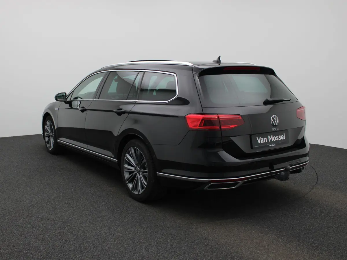 1.4 TSI PHEV GTE Business | Apple Carplay / Android Auto | Panoramadak | Elektrische Stoelen | Head-up Display | Achteruitrijcamera | Stoelverwarming | Parkeersensoren | Trekhaak |