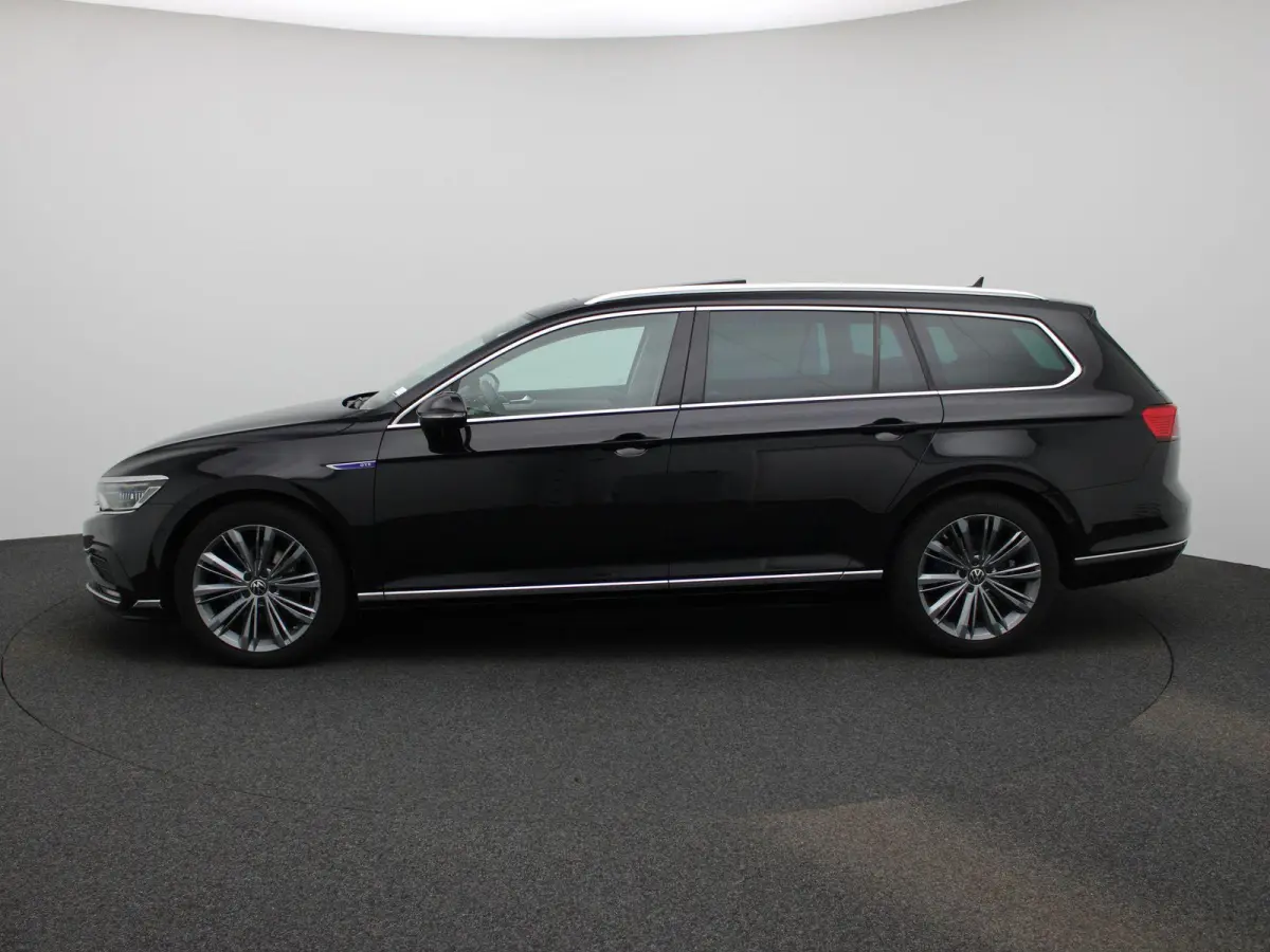 1.4 TSI PHEV GTE Business | Apple Carplay / Android Auto | Panoramadak | Elektrische Stoelen | Head-up Display | Achteruitrijcamera | Stoelverwarming | Parkeersensoren | Trekhaak |