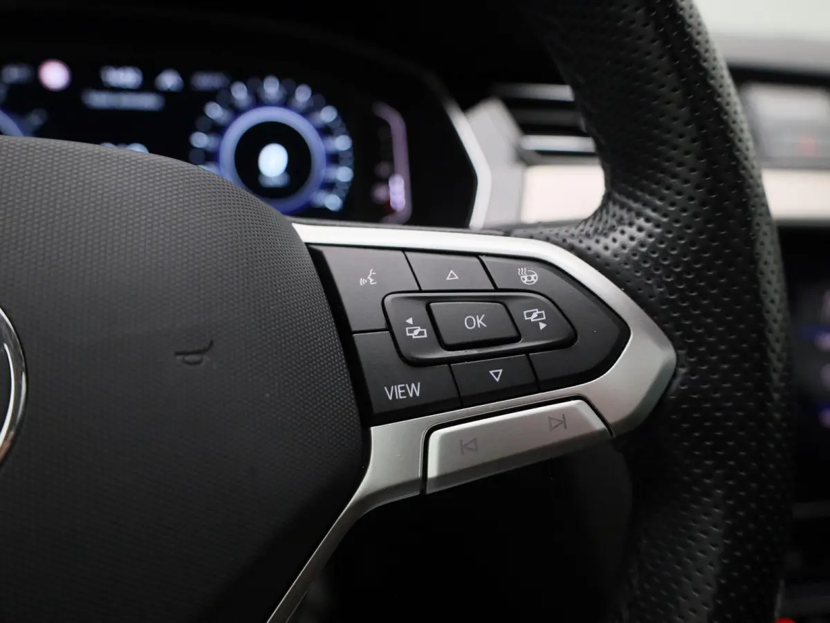 1.4 TSI PHEV GTE Business | Apple Carplay / Android Auto | Panoramadak | Elektrische Stoelen | Head-up Display | Achteruitrijcamera | Stoelverwarming | Parkeersensoren | Trekhaak |