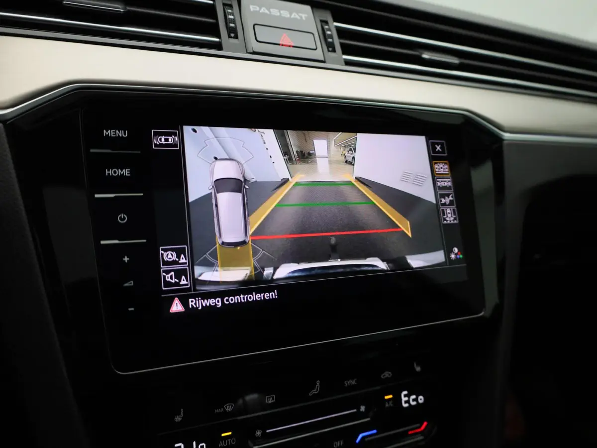 1.4 TSI PHEV GTE Business | Apple Carplay / Android Auto | Panoramadak | Elektrische Stoelen | Head-up Display | Achteruitrijcamera | Stoelverwarming | Parkeersensoren | Trekhaak |