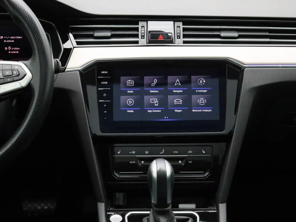 1.4 TSI PHEV GTE Business | Apple Carplay / Android Auto | Panoramadak | Elektrische Stoelen | Head-up Display | Achteruitrijcamera | Stoelverwarming | Parkeersensoren | Trekhaak |