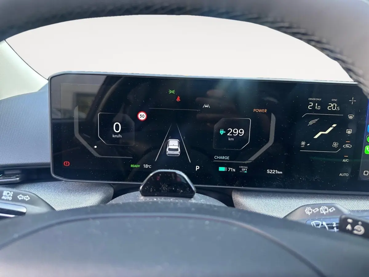 Plus Advanced 58.3 kWh | Harman Kardon | Lederen Bekleding | panorma Schuif/Kanteldak | fabrieksgarantie t/m 3-2033 + 3x 1 jaar