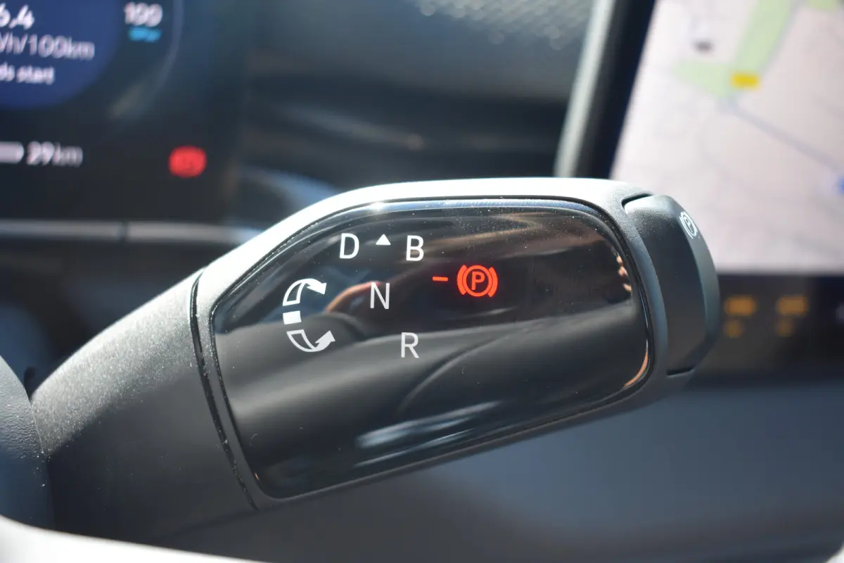 Life First Edition | Airconditioning automatisch, 2-zone (Climatronic) | Automatische afstandsregeling (Adaptive Cruise Control) | Koplampverlichting LED