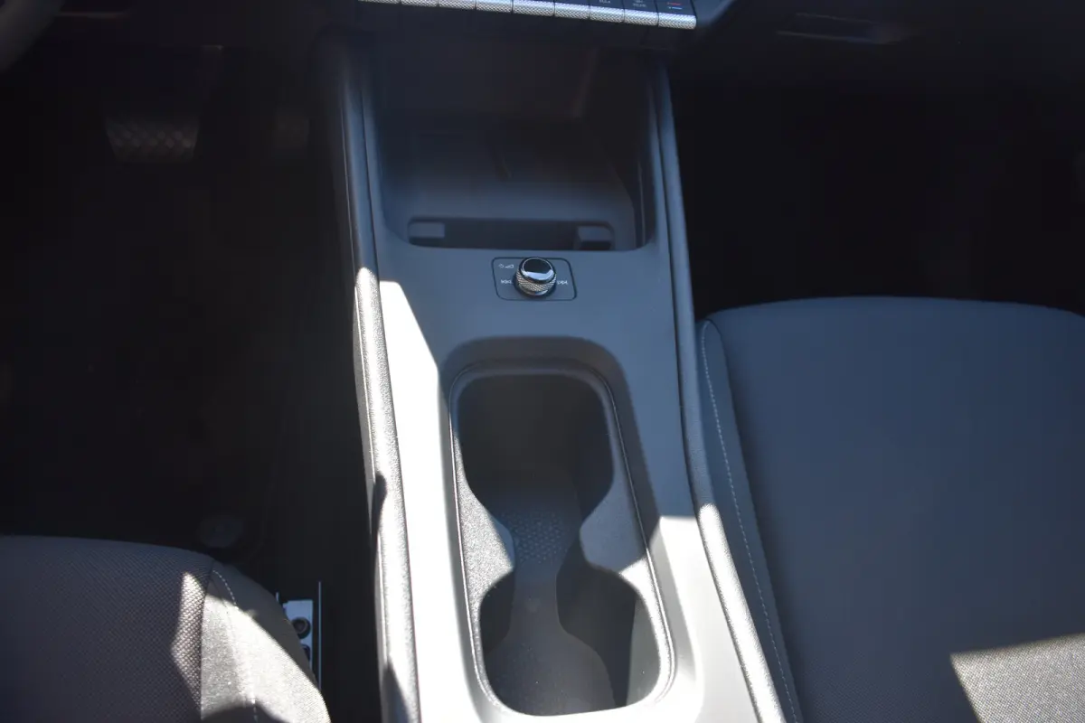 Life First Edition | Airconditioning automatisch, 2-zone (Climatronic) | Automatische afstandsregeling (Adaptive Cruise Control) | Koplampverlichting LED