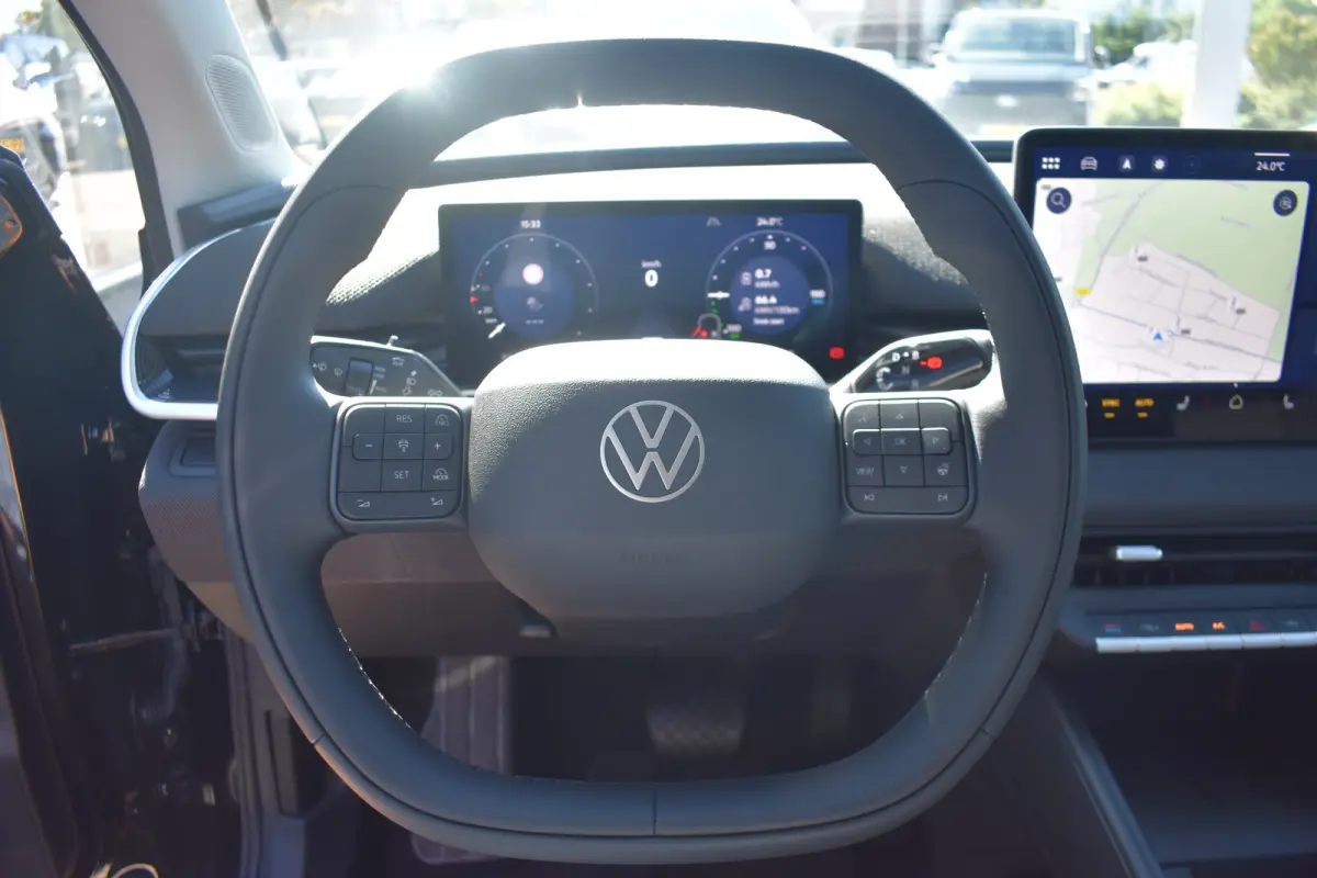 Life First Edition | Airconditioning automatisch, 2-zone (Climatronic) | Automatische afstandsregeling (Adaptive Cruise Control) | Koplampverlichting LED