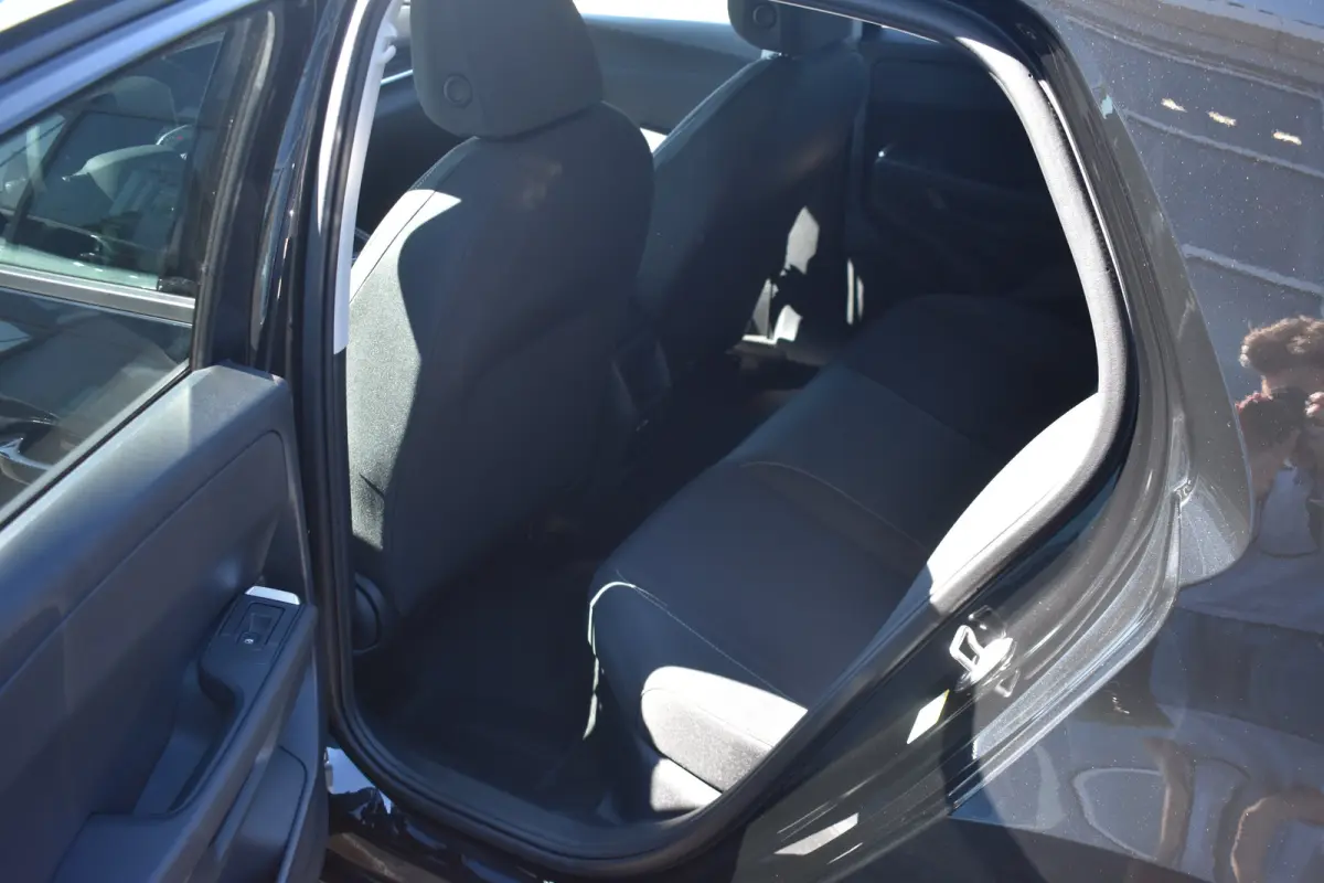 Life First Edition | Airconditioning automatisch, 2-zone (Climatronic) | Automatische afstandsregeling (Adaptive Cruise Control) | Koplampverlichting LED