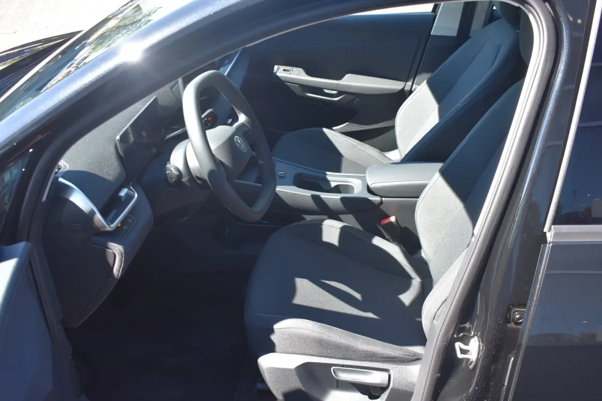 Life First Edition | Airconditioning automatisch, 2-zone (Climatronic) | Automatische afstandsregeling (Adaptive Cruise Control) | Koplampverlichting LED