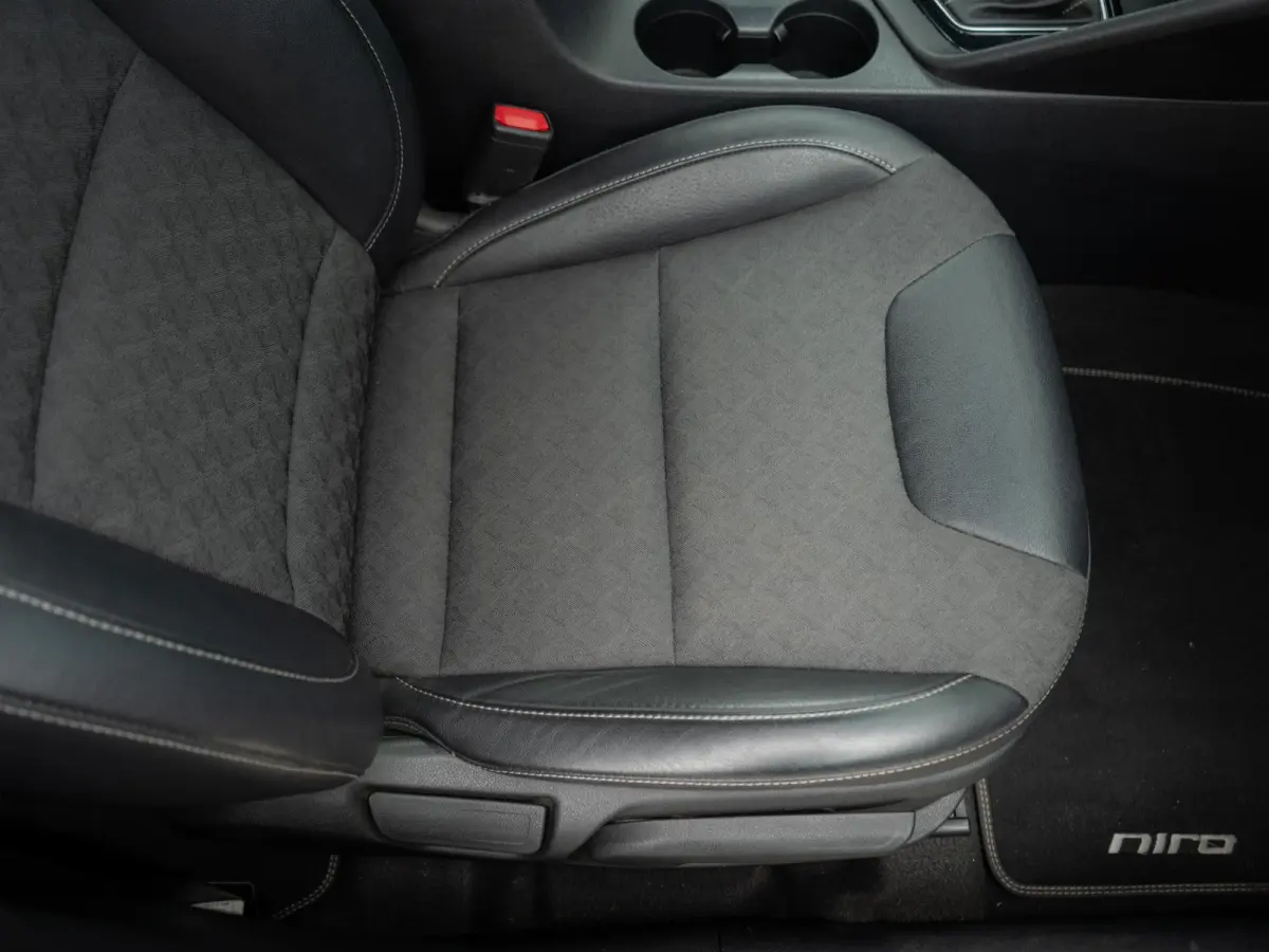 1.6 GDi Hybrid DynamicLine | Navigatie | Achteruitrijcamera | Climate control |