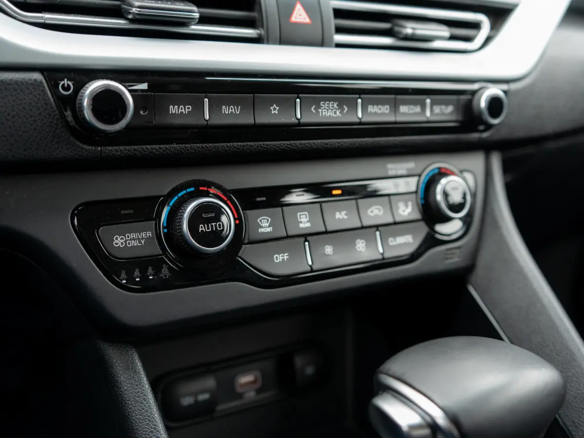 1.6 GDi Hybrid DynamicLine | Navigatie | Achteruitrijcamera | Climate control |