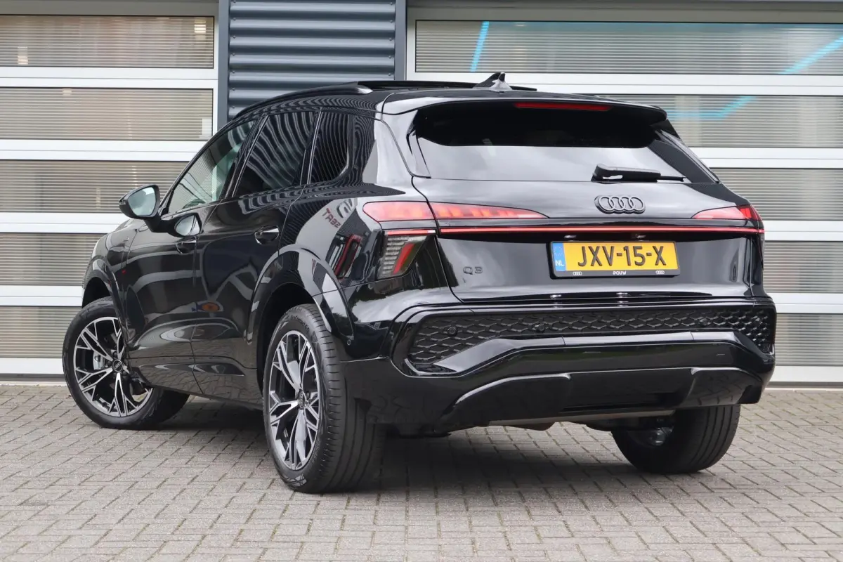 1.5 e-hybrid 272pk S edition | Panoramadak | Trekhaak | Adaptive Cruise | Sfeerverlichting | 3-zone Cimatronic | Stoel- & Stuurverwarming