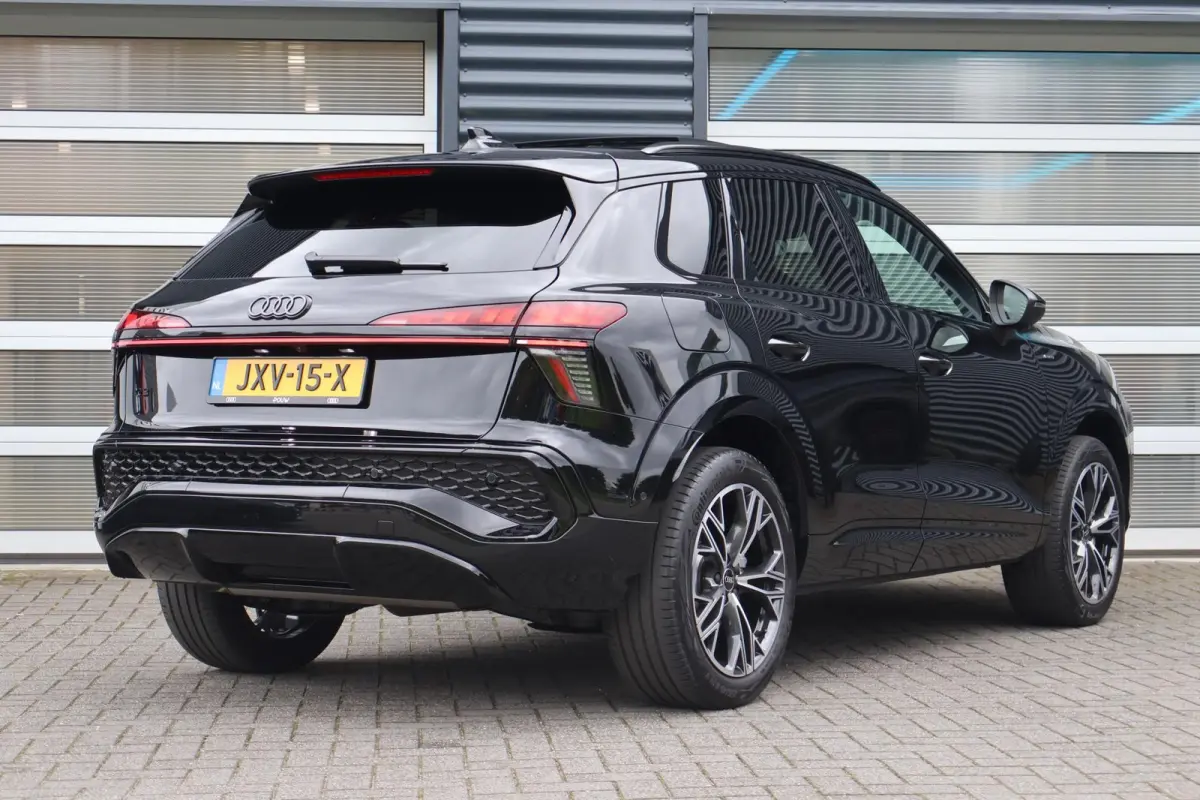 1.5 e-hybrid 272pk S edition | Panoramadak | Trekhaak | Adaptive Cruise | Sfeerverlichting | 3-zone Cimatronic | Stoel- & Stuurverwarming