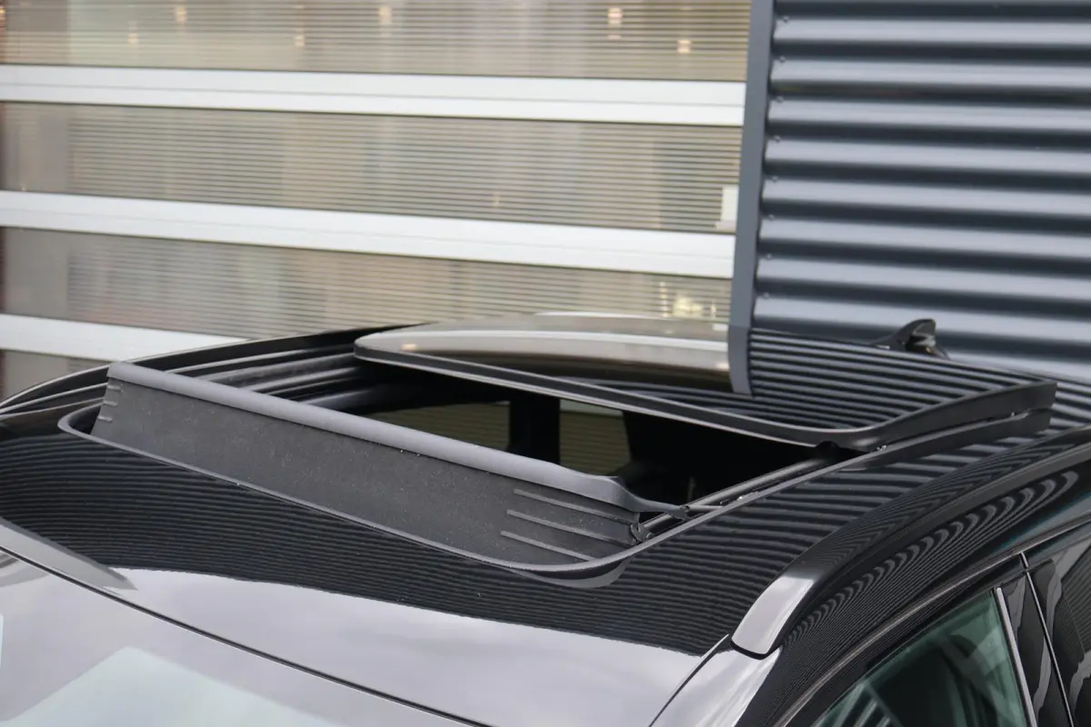 1.5 e-hybrid 272pk S edition | Panoramadak | Trekhaak | Adaptive Cruise | Sfeerverlichting | 3-zone Cimatronic | Stoel- & Stuurverwarming