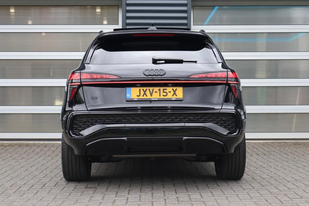 1.5 e-hybrid 272pk S edition | Panoramadak | Trekhaak | Adaptive Cruise | Sfeerverlichting | 3-zone Cimatronic | Stoel- & Stuurverwarming