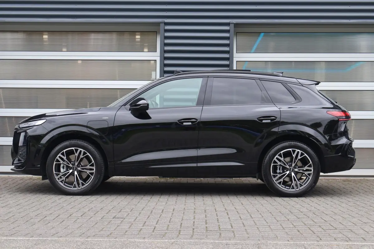 1.5 e-hybrid 272pk S edition | Panoramadak | Trekhaak | Adaptive Cruise | Sfeerverlichting | 3-zone Cimatronic | Stoel- & Stuurverwarming