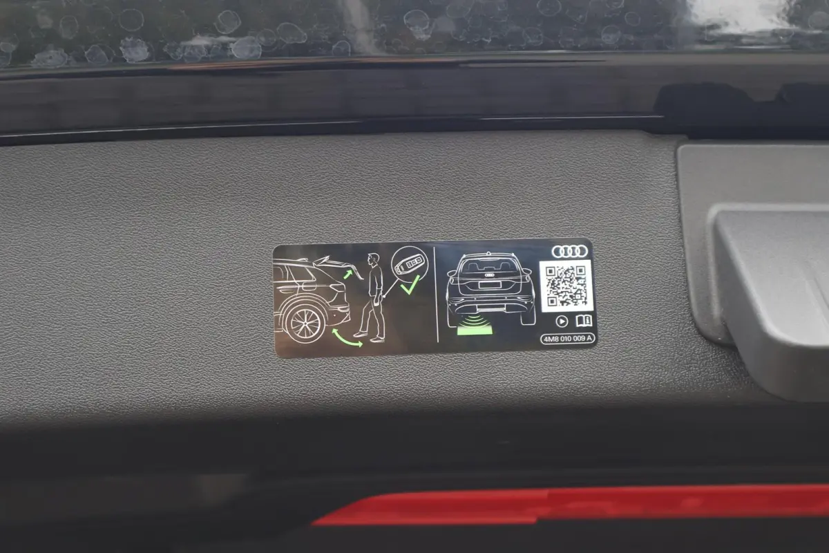 1.5 e-hybrid 272pk S edition | Panoramadak | Trekhaak | Adaptive Cruise | Sfeerverlichting | 3-zone Cimatronic | Stoel- & Stuurverwarming