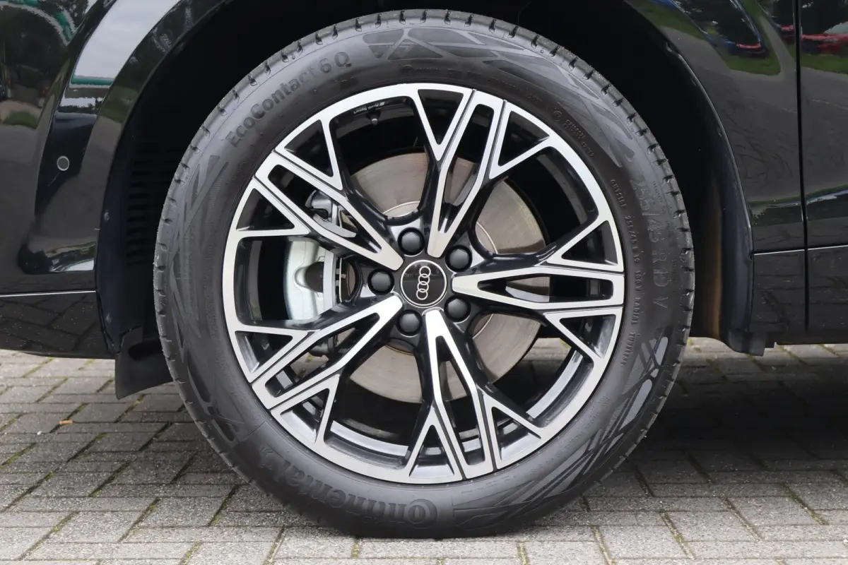 1.5 e-hybrid 272pk S edition | Panoramadak | Trekhaak | Adaptive Cruise | Sfeerverlichting | 3-zone Cimatronic | Stoel- & Stuurverwarming