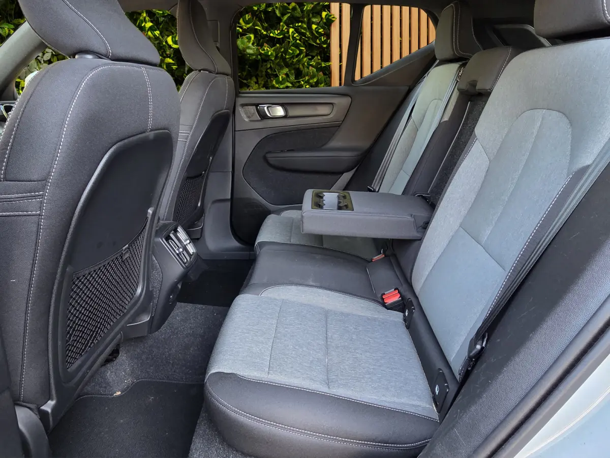 1.5 T5 Inscription Expression | Dodehoekdetectie | Keyless | CarPlay | 18" Velgen