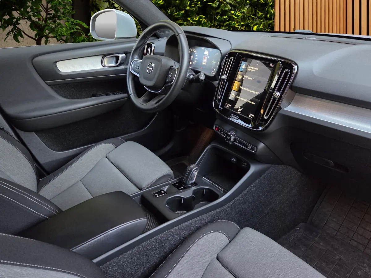1.5 T5 Inscription Expression | Dodehoekdetectie | Keyless | CarPlay | 18" Velgen