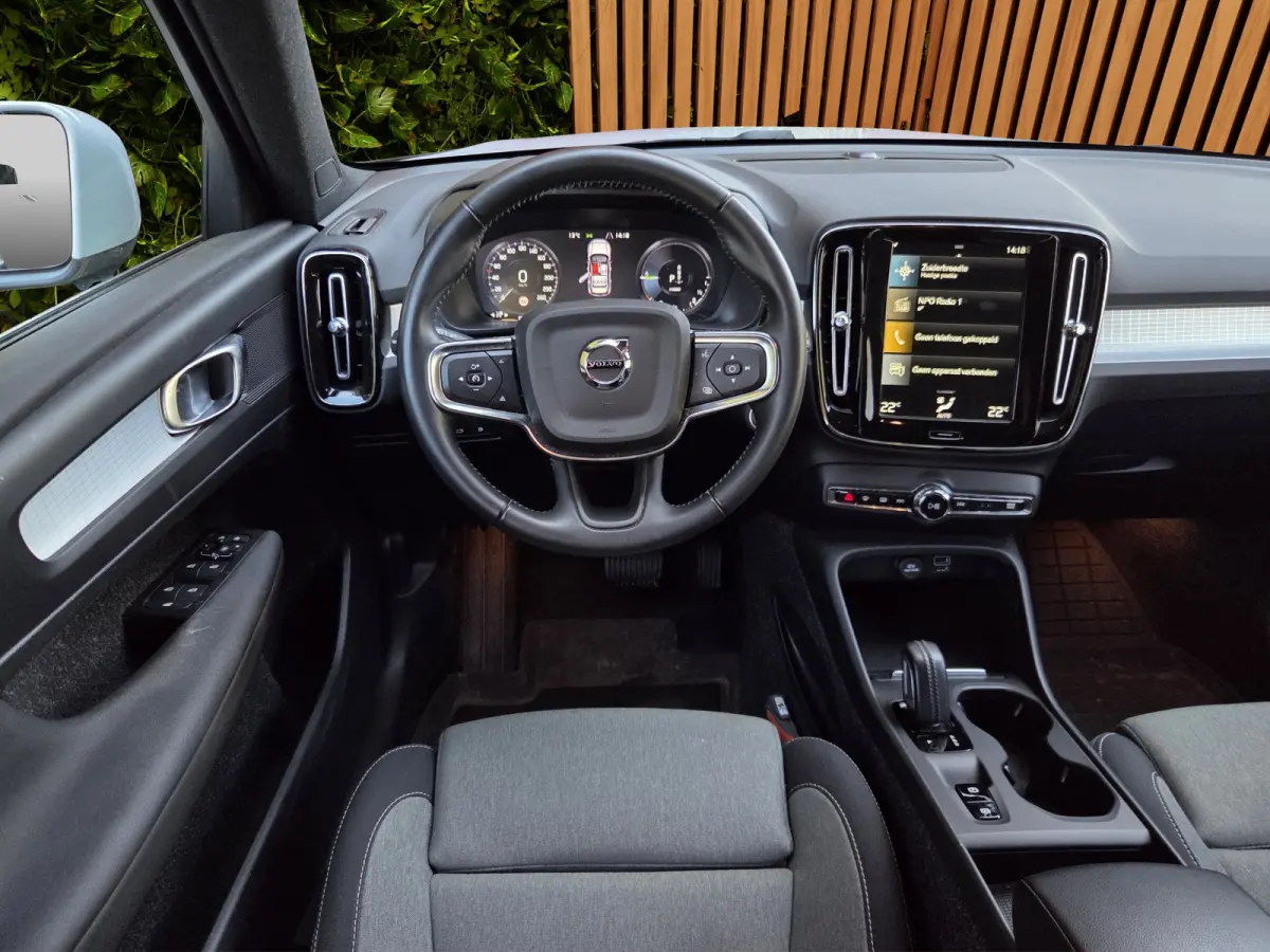 1.5 T5 Inscription Expression | Dodehoekdetectie | Keyless | CarPlay | 18" Velgen