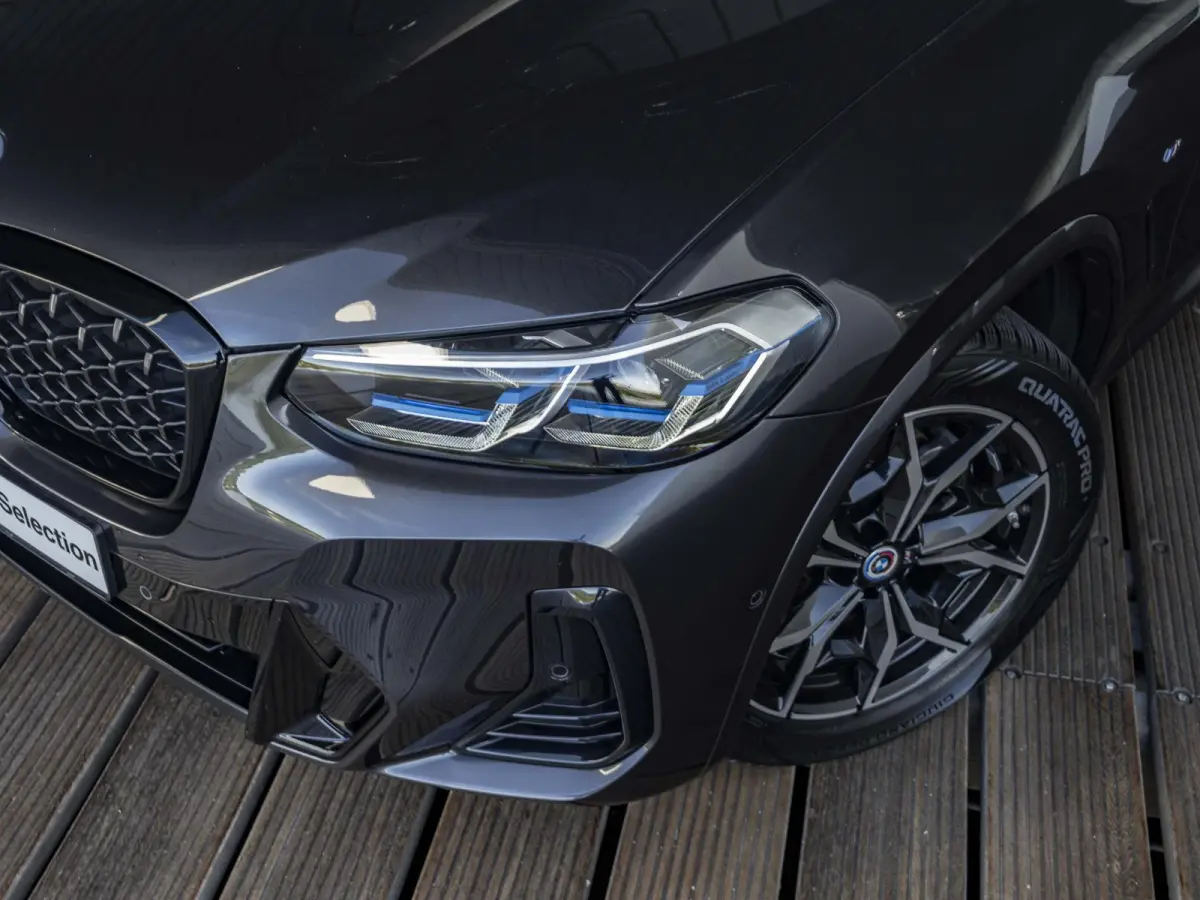 xDrive20i | High Executive | M Sportpakket | Panoramadak | Sportstoelen | BMW Laserlight | 19 inch | Parking Assistant