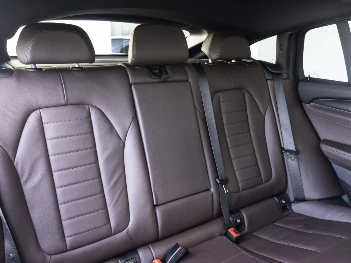 xDrive20i | High Executive | M Sportpakket | Panoramadak | Sportstoelen | BMW Laserlight | 19 inch | Parking Assistant