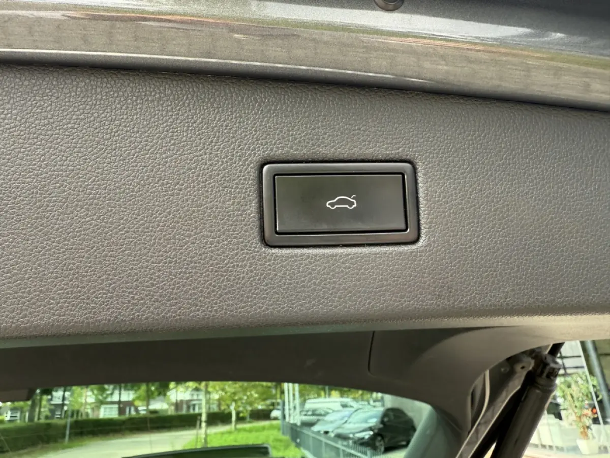 2.0 TSI 4M. Highline I Pano I Trekhaak I Navi I Clima I Ambiente I LED I Winter Pakket
