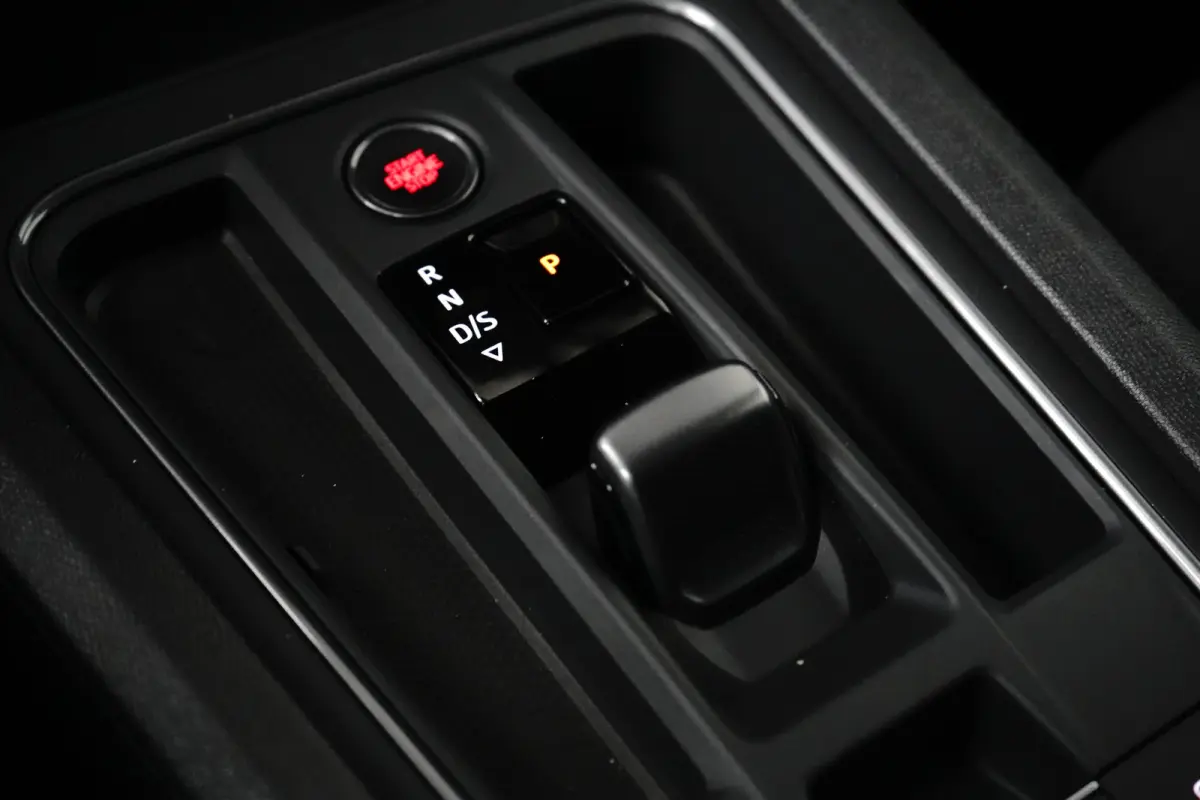 e-Hybrid l Camera l Stuurverwarming l Adapt. Cr Control l Full LED l 18" l PDC V & A l Navigatie l Appla Car PLay / Android l