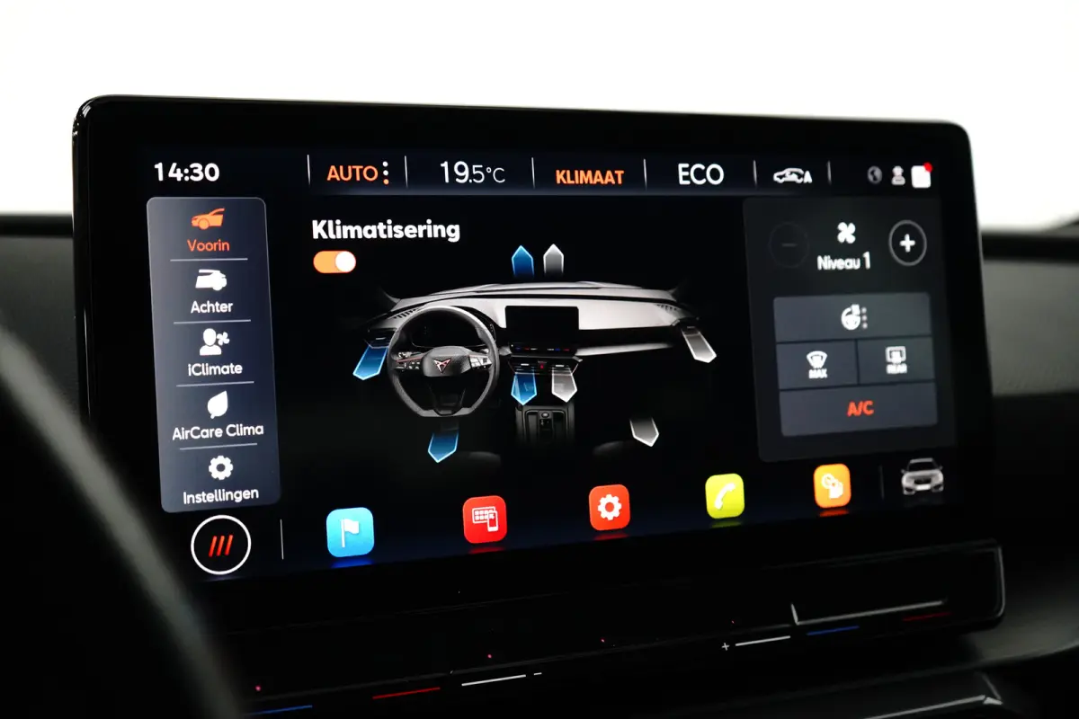 e-Hybrid l Camera l Stuurverwarming l Adapt. Cr Control l Full LED l 18" l PDC V & A l Navigatie l Appla Car PLay / Android l