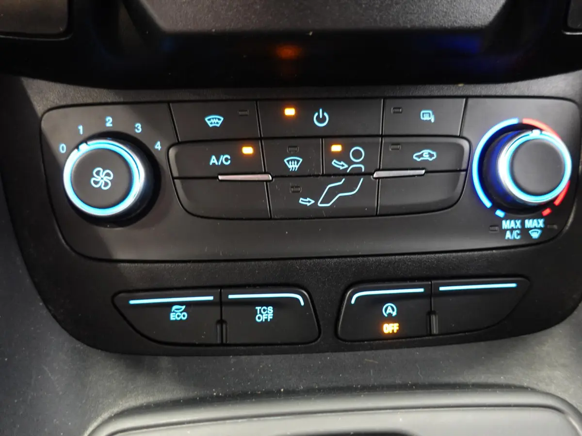 1.5 L2 Trend Automaat Navigatie Camera Trekhaak Parkeersensoren Cruise Control 3 Zits Carplay Apple Carplay / Android Auto