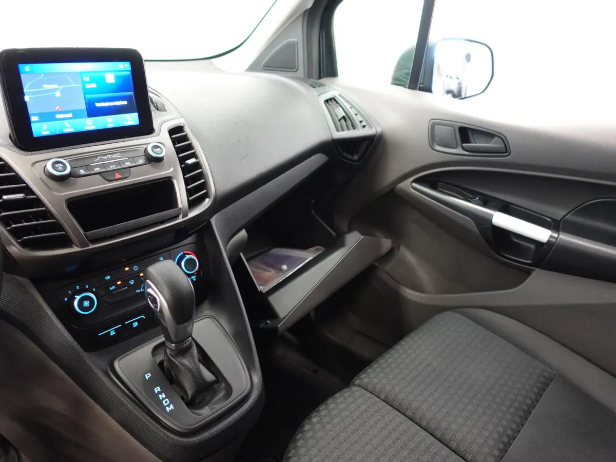 1.5 L2 Trend Automaat Navigatie Camera Trekhaak Parkeersensoren Cruise Control 3 Zits Carplay Apple Carplay / Android Auto