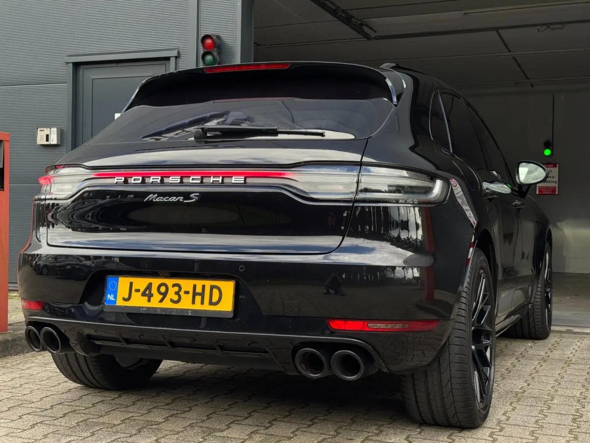 3.0 S / KERAMISCH / BURMESTER / 360 CAM / CARBON / 21 INCH / PANO / LUCHTVERING / TREKHAAK ELEKTR. / STOELVENT. !