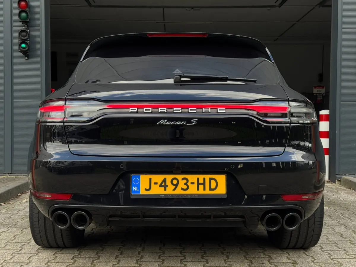 3.0 S / KERAMISCH / BURMESTER / 360 CAM / CARBON / 21 INCH / PANO / LUCHTVERING / TREKHAAK ELEKTR. / STOELVENT. !