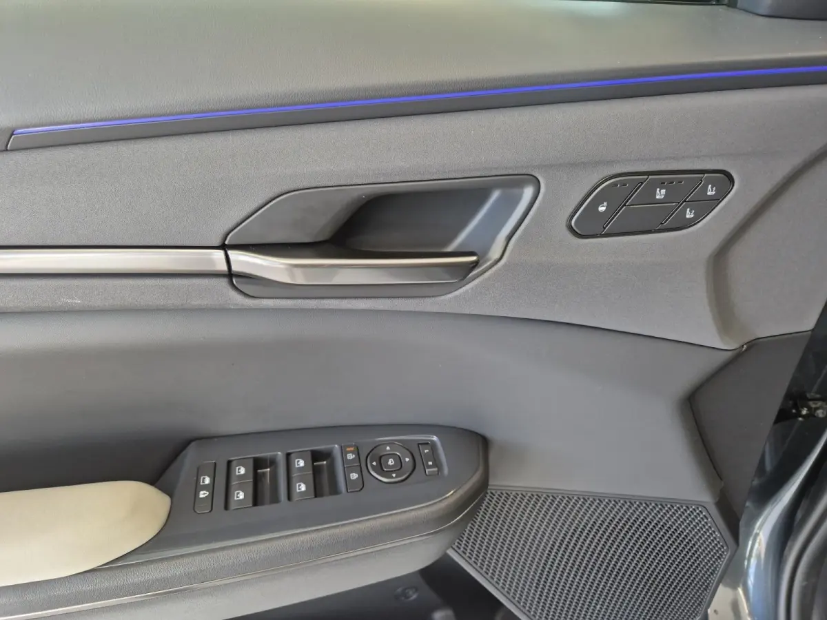 GT-Line Business Edition 81.4 kWh | Airco | Navi | Camera | Panoramadak | Leder | Stoelverwarming | Stoel met geheugen | DEMO |