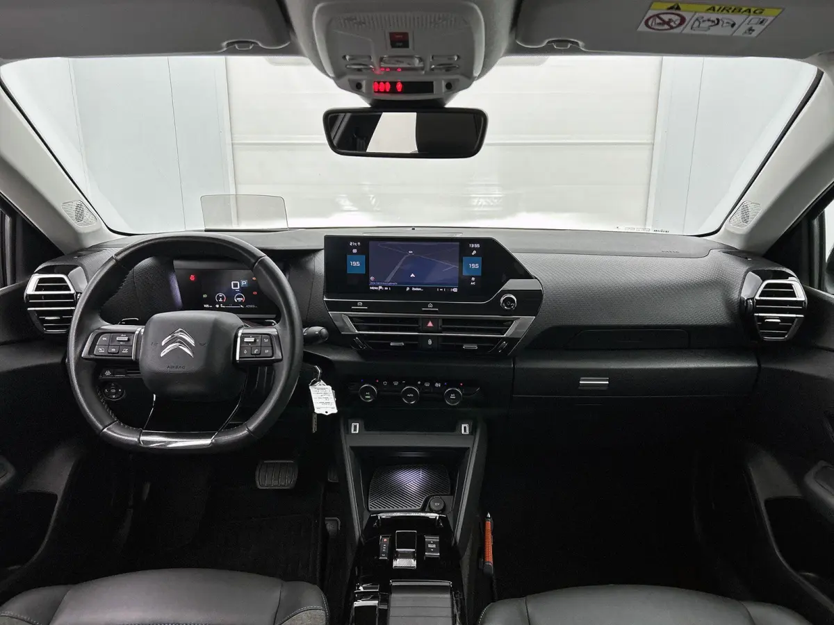 1.2 Feel Edition | Navigatie | Climate Control | Achteruitrijcamera | Apple Carplay/Android Auto | Head-Up Display | Led Koplampen |
