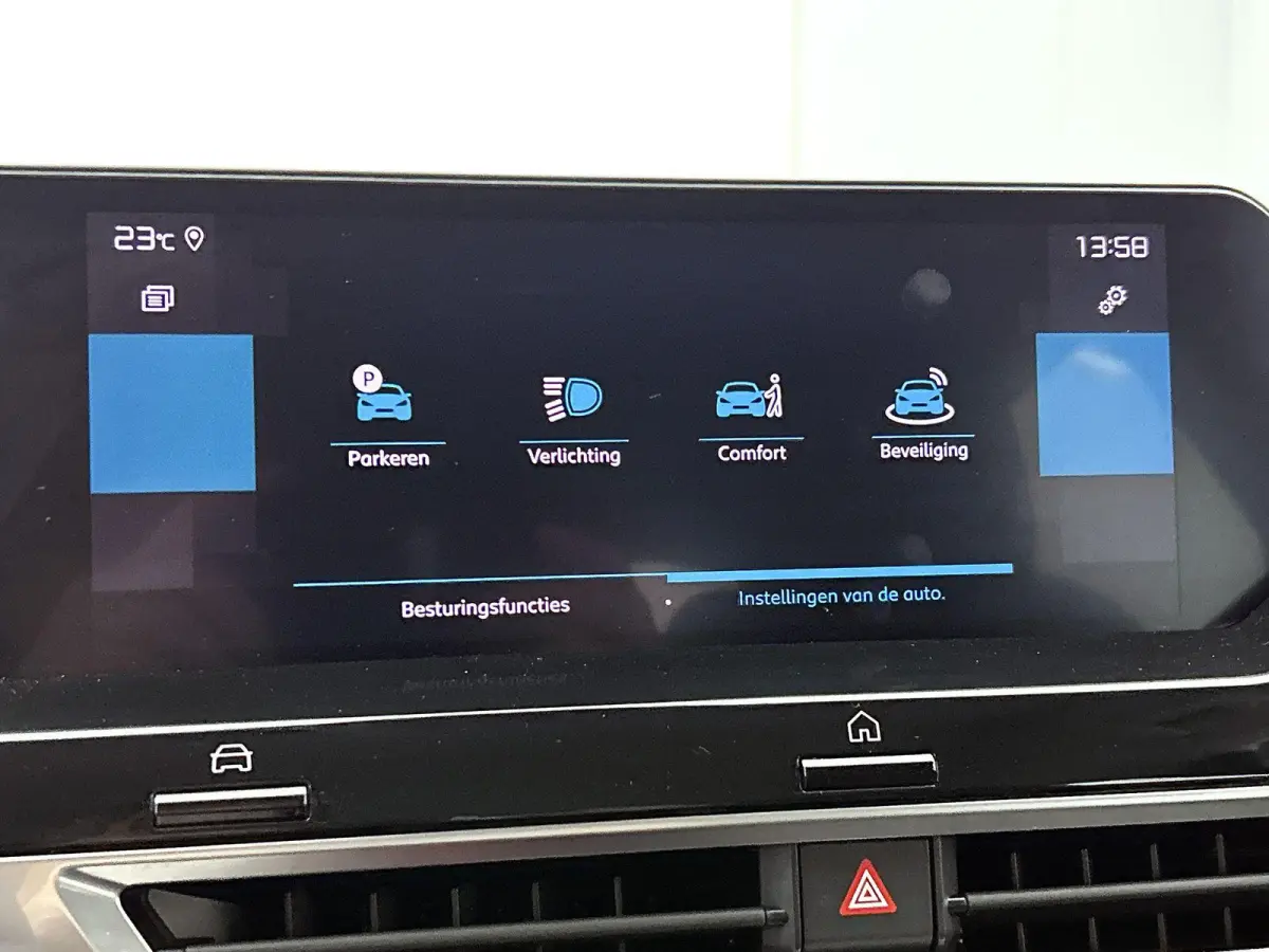 1.2 Feel Edition | Navigatie | Climate Control | Achteruitrijcamera | Apple Carplay/Android Auto | Head-Up Display | Led Koplampen |