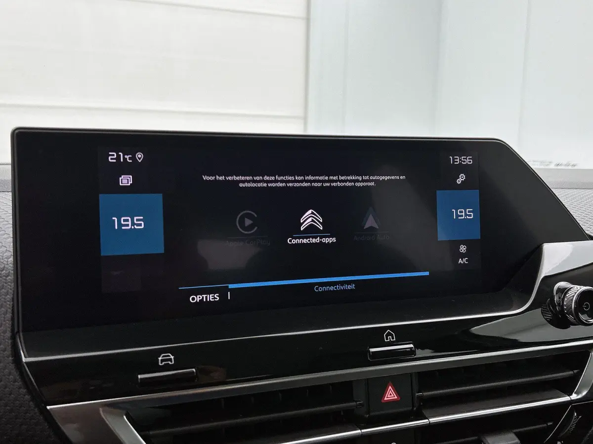 1.2 Feel Edition | Navigatie | Climate Control | Achteruitrijcamera | Apple Carplay/Android Auto | Head-Up Display | Led Koplampen |