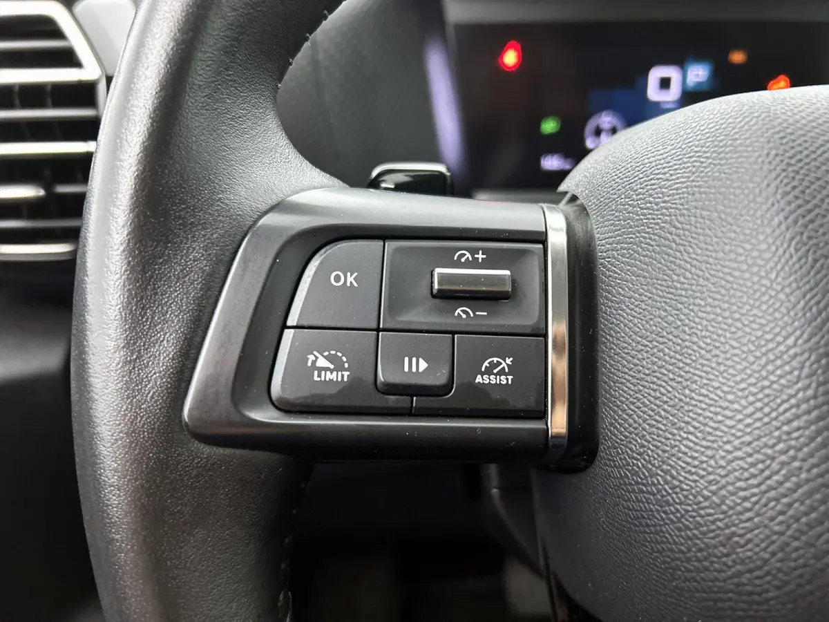 1.2 Feel Edition | Navigatie | Climate Control | Achteruitrijcamera | Apple Carplay/Android Auto | Head-Up Display | Led Koplampen |