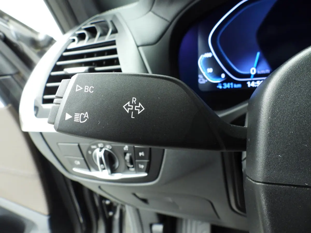 High Executive 80 kWh | LED | Leder | SOH 99% | HUD | Active cruise | Panoramadak | Trekhaak | Sportstoelen | DAB | Harman-kardon sound | Alu 20 inch